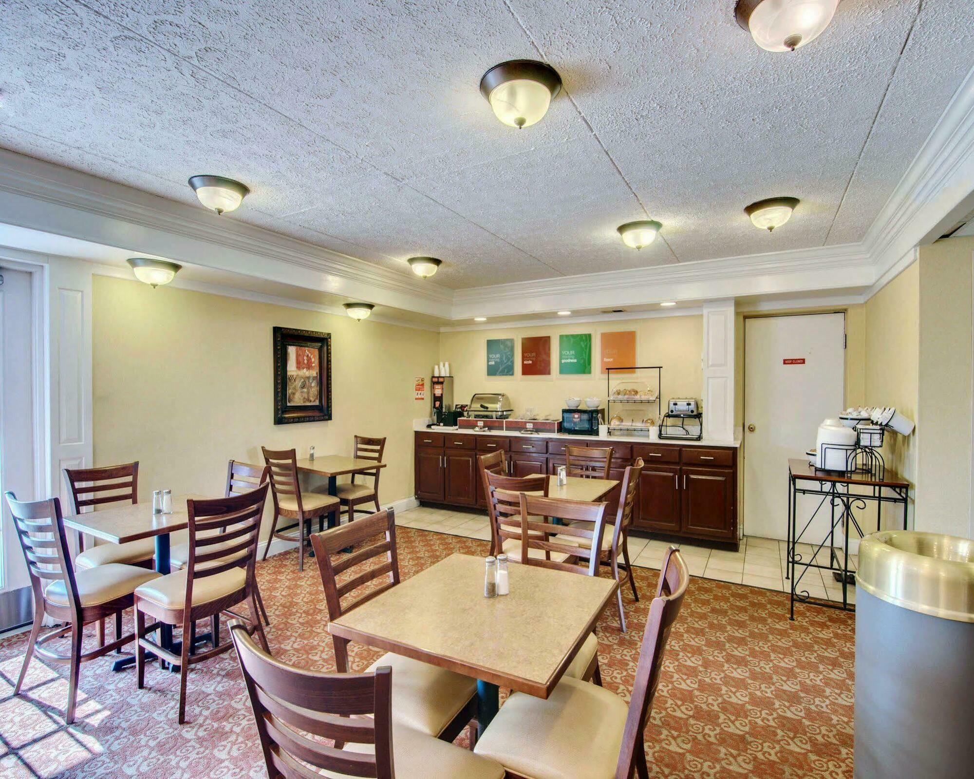 Comfort Inn Near Martinsville Speedway Extérieur photo